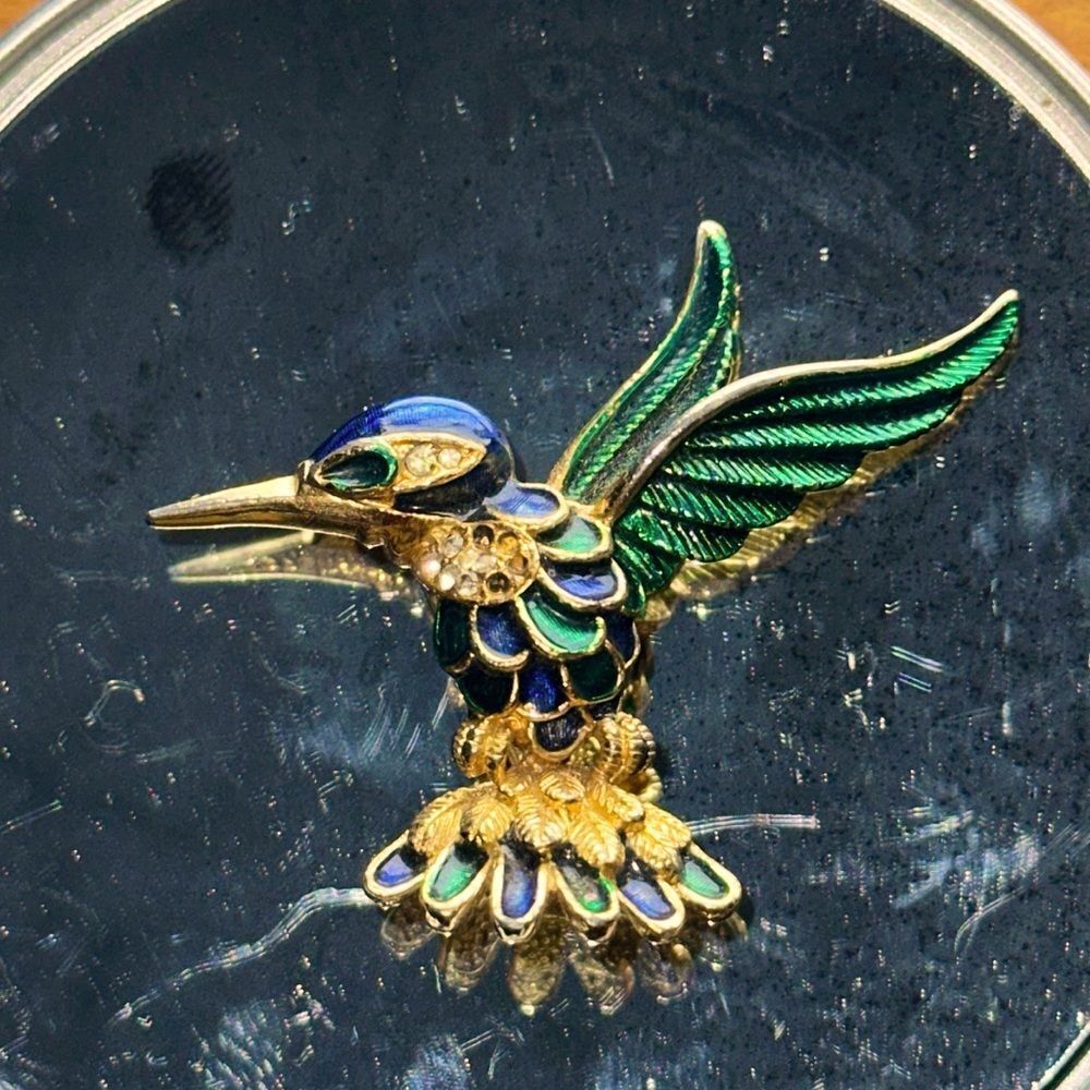 Vintage gold tone green & blue enamel painted hummingbird brooch/pin